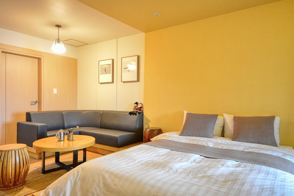 Tongyeong Mongdol House Pension 17/50
