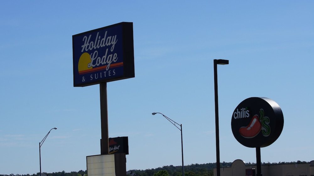 Holiday Lodge And Suites 7/46