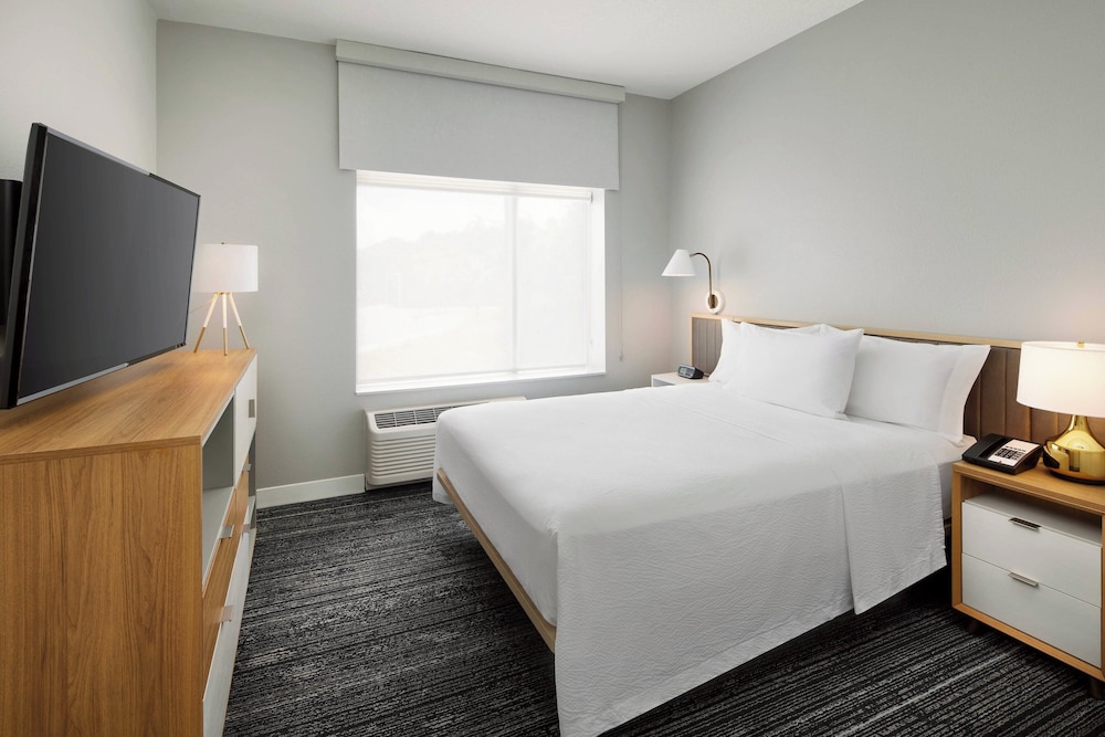 1 Bedroom, Suite, Queen Bed, Sofa