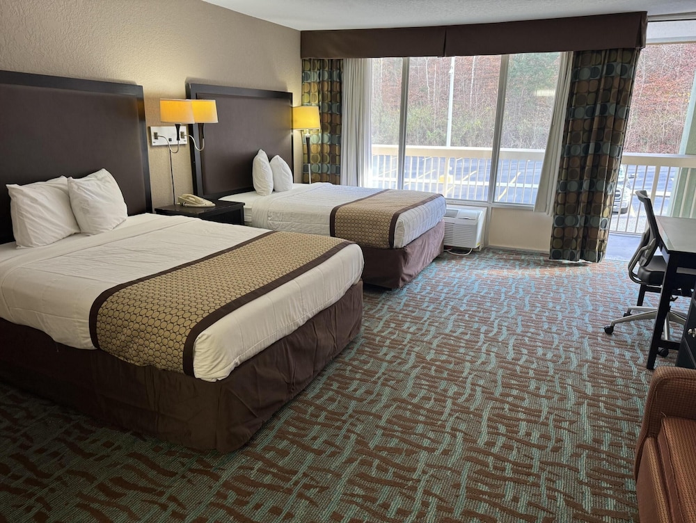 OYO Hotel Harriman near I-40 15/48