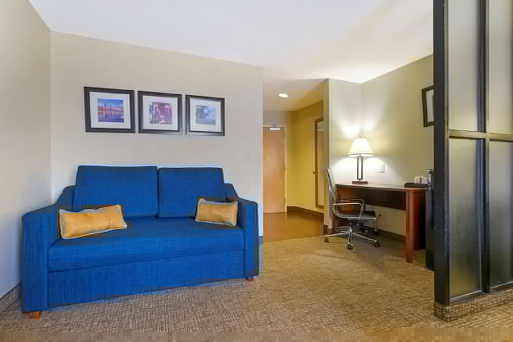 Comfort Suites Fultondale I-65 near I-22 22/35