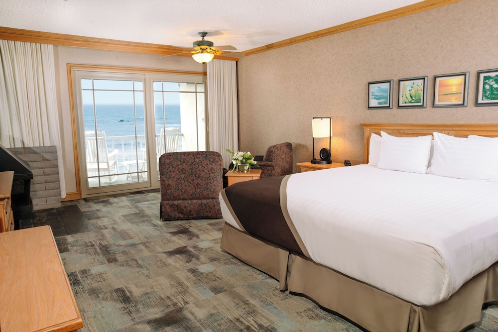 Cavalier Oceanfront Resort 11/67
