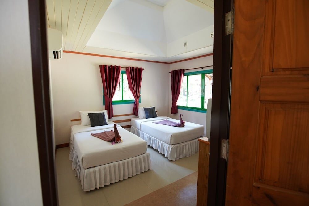 Ko Kut Ao Phrao Beach Resort 18/50