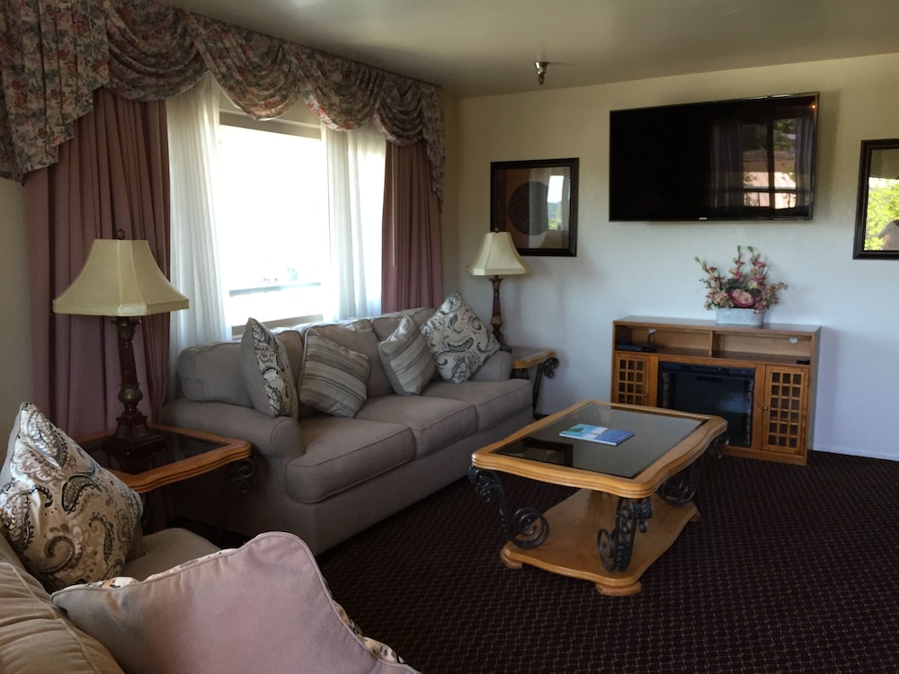Oakridge Inn 35/53