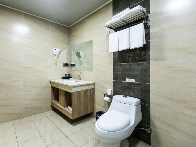 GreenTree Inn Wuxi Jiangyin City Wanda Plaza Tongfu Road Express Hotel 48/49