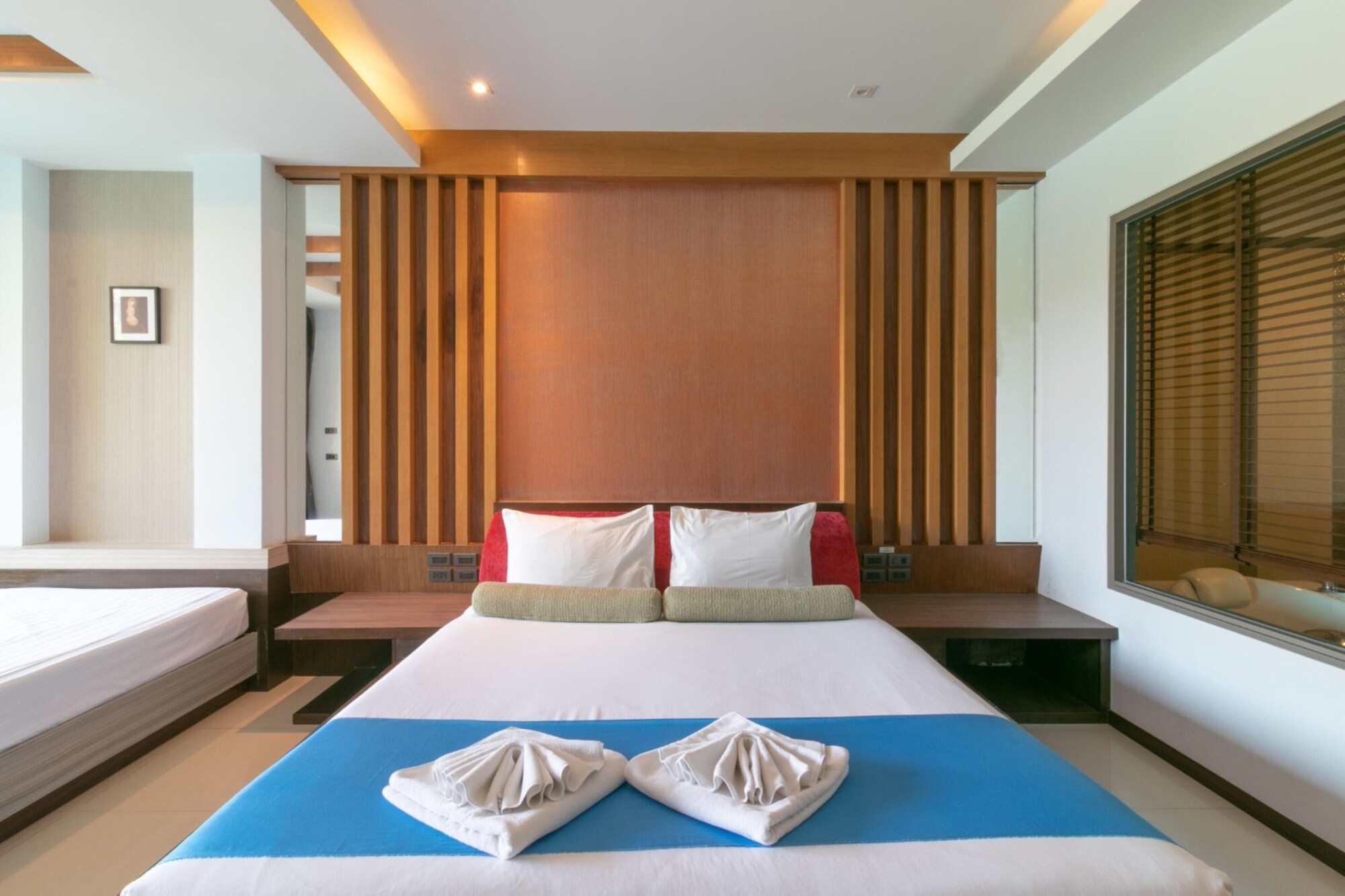 Room, Pool Access