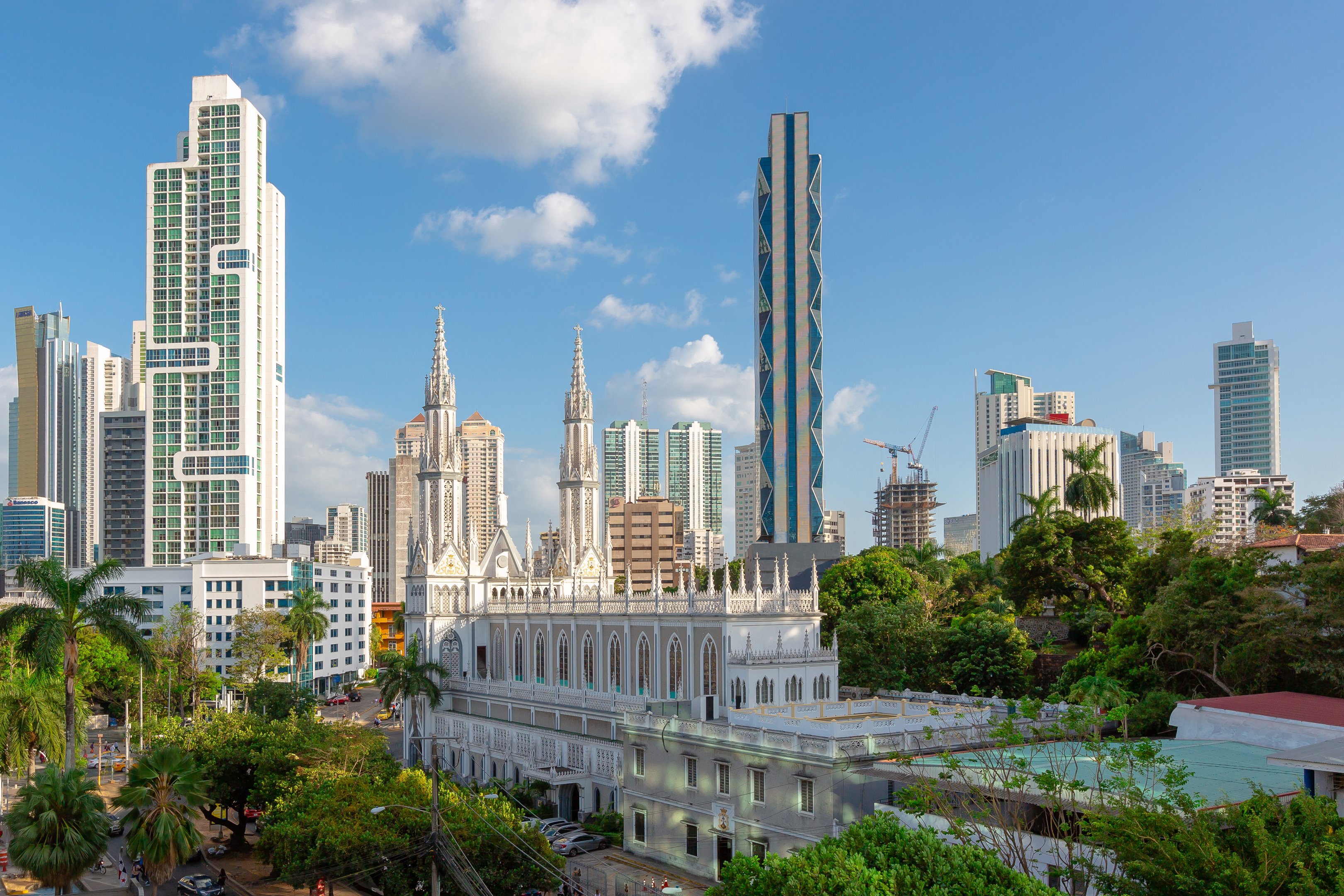 Crowne Plaza Panama 75/80