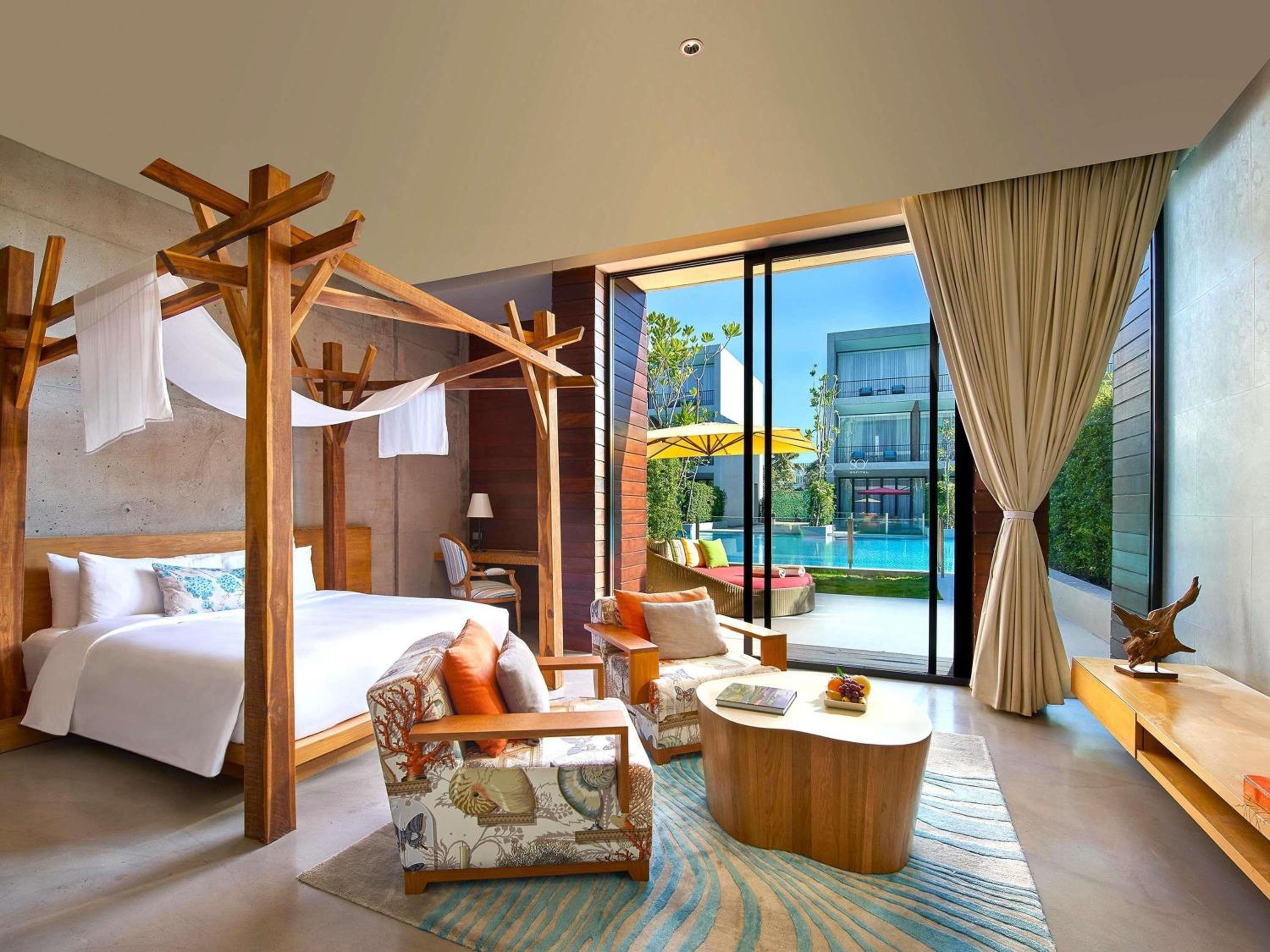 So Comfy, King Bed, Pool Access