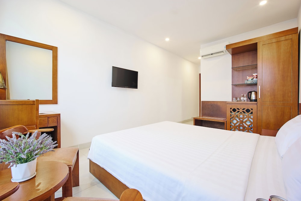 Golden Light Hotel 23/51