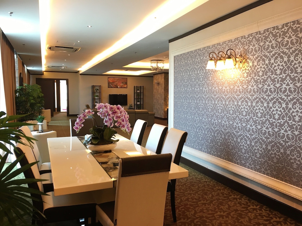 Kinta Riverfront Hotel And Suites 45/63