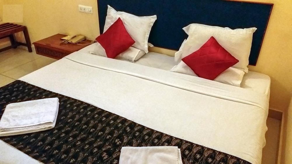 WOODLANDS HOTEL 31/50