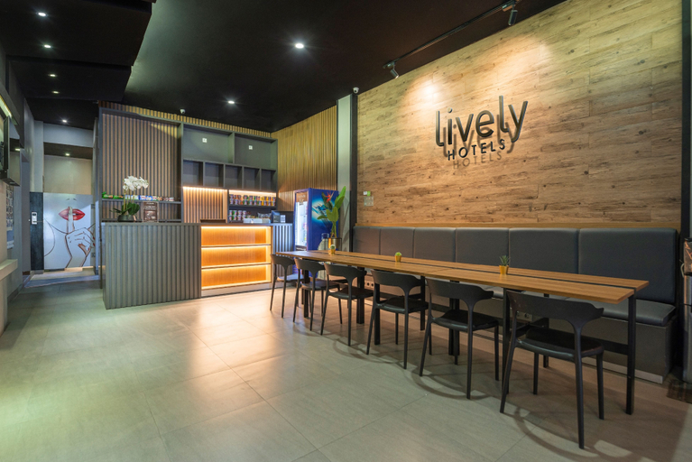 Lively Hotel City Center Surabaya 9/11