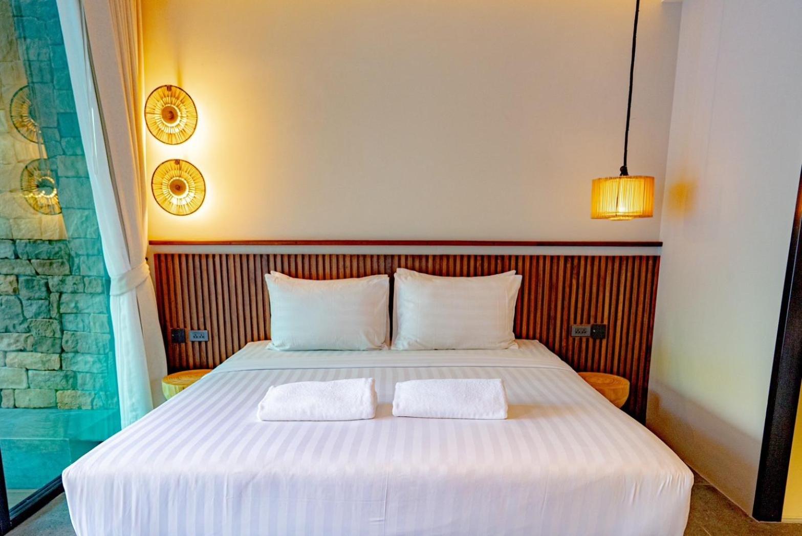 Deluxe, King Bed, Bathtub