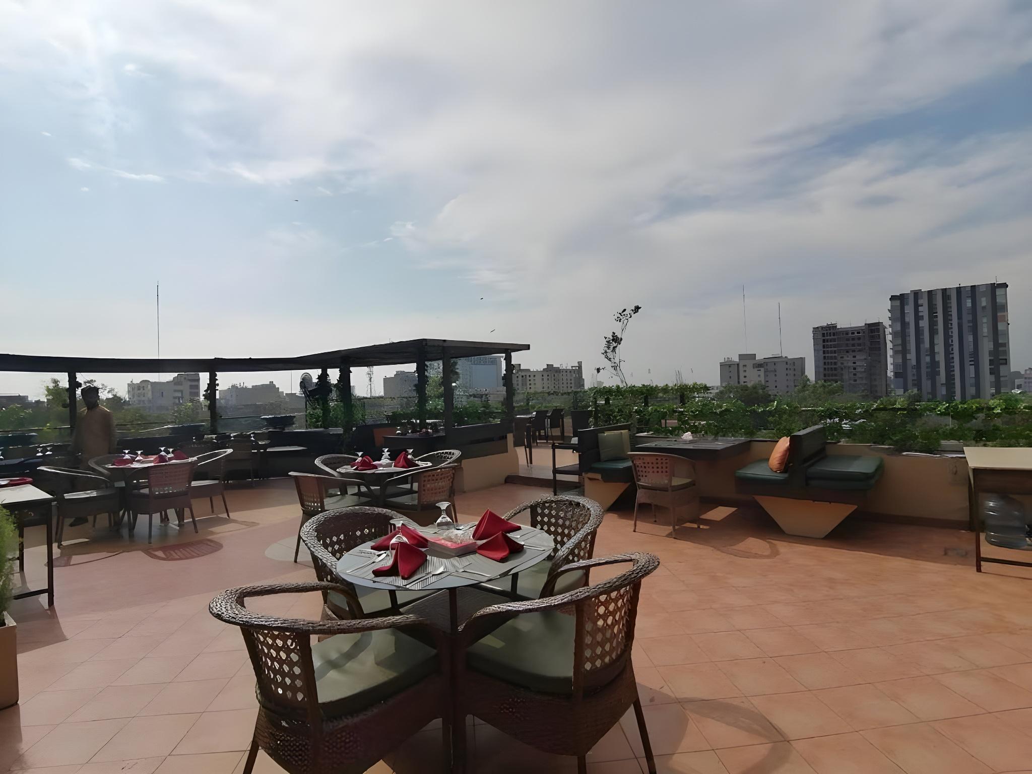 Maisonette Hotels Resorts Lahore 16/28