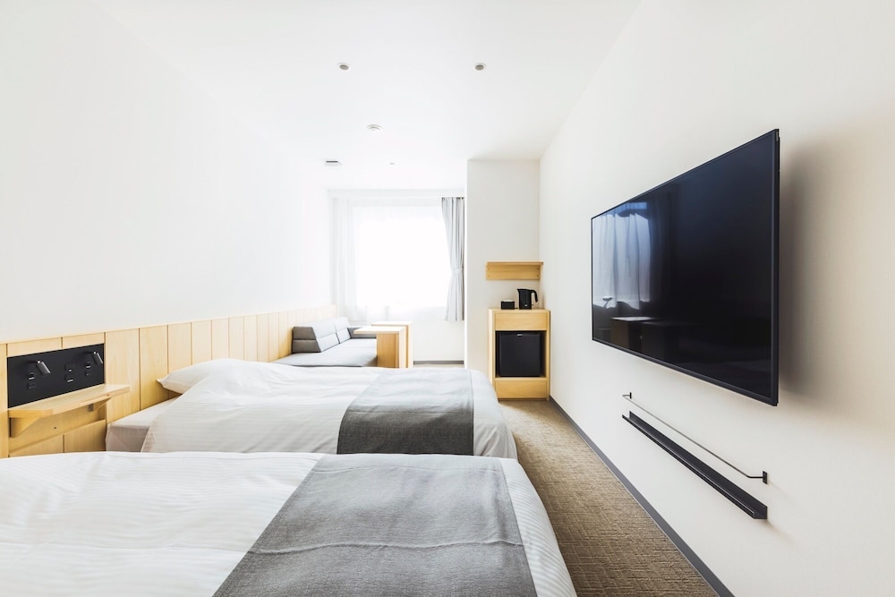 SUPERIOR, TWIN BEDS, PRIVATE BATHROOM