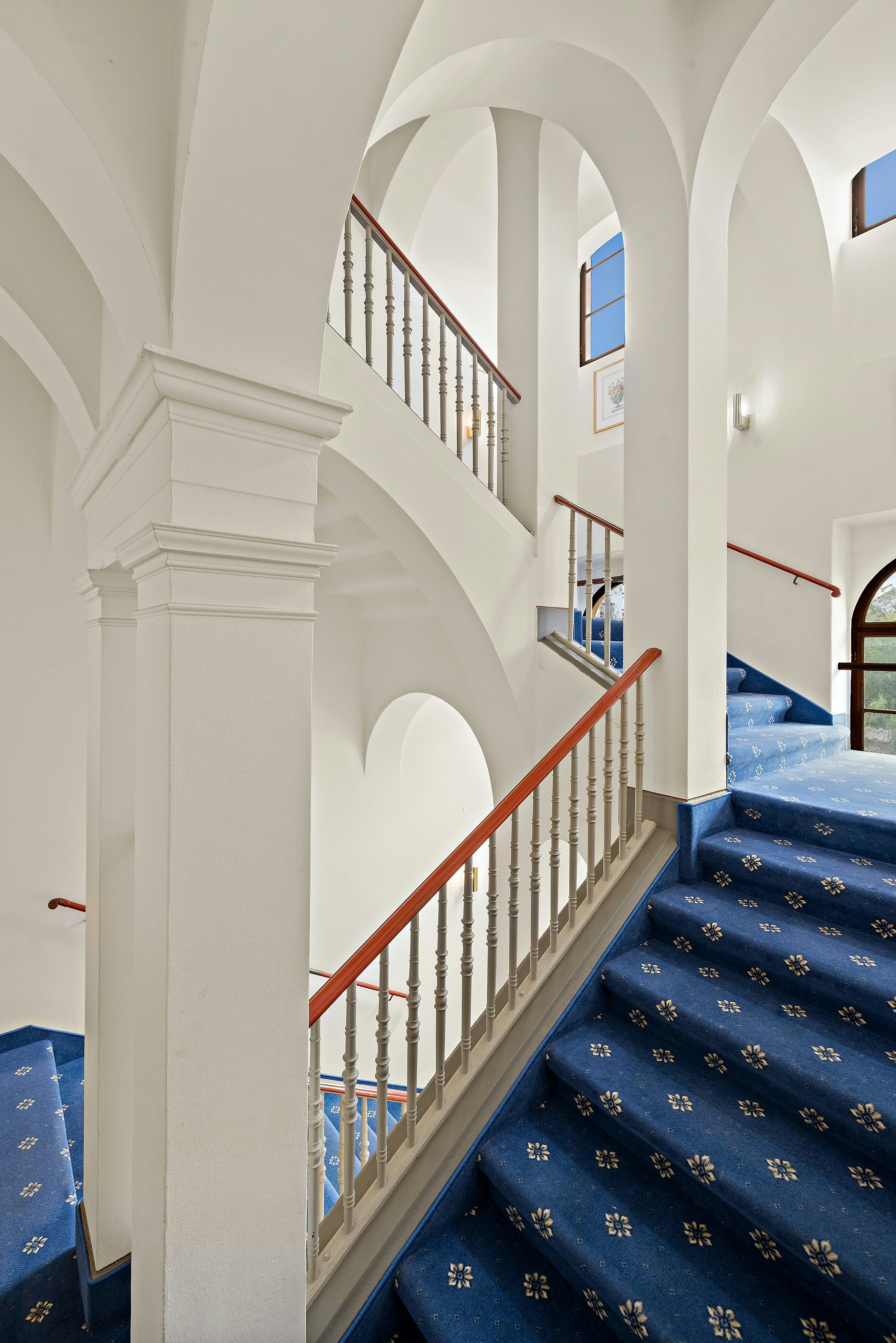 Bayerischer Hof Dresden 44/76