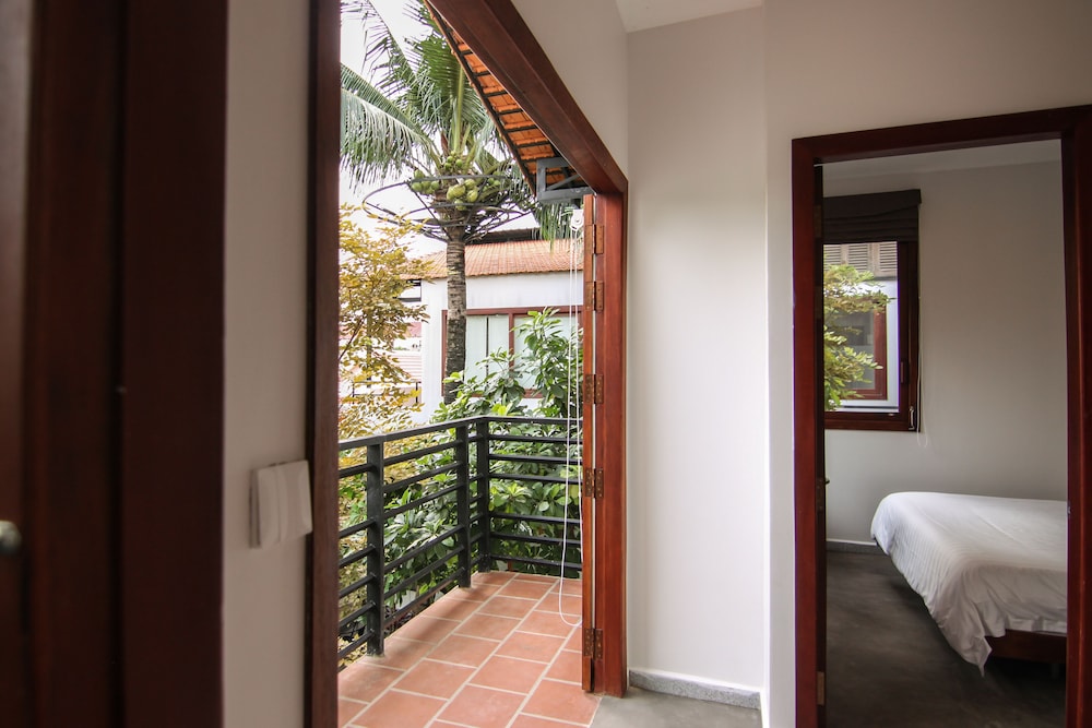 Sarina Hotel & Villa 42/78