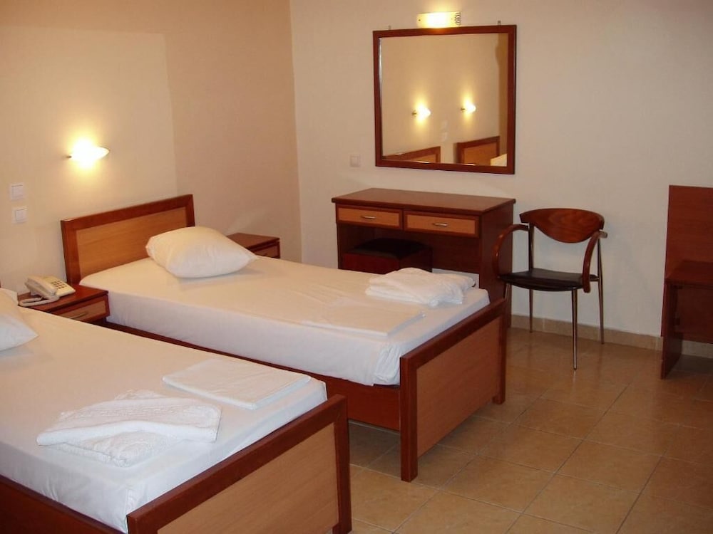 Faros 1 Hotel 11/67