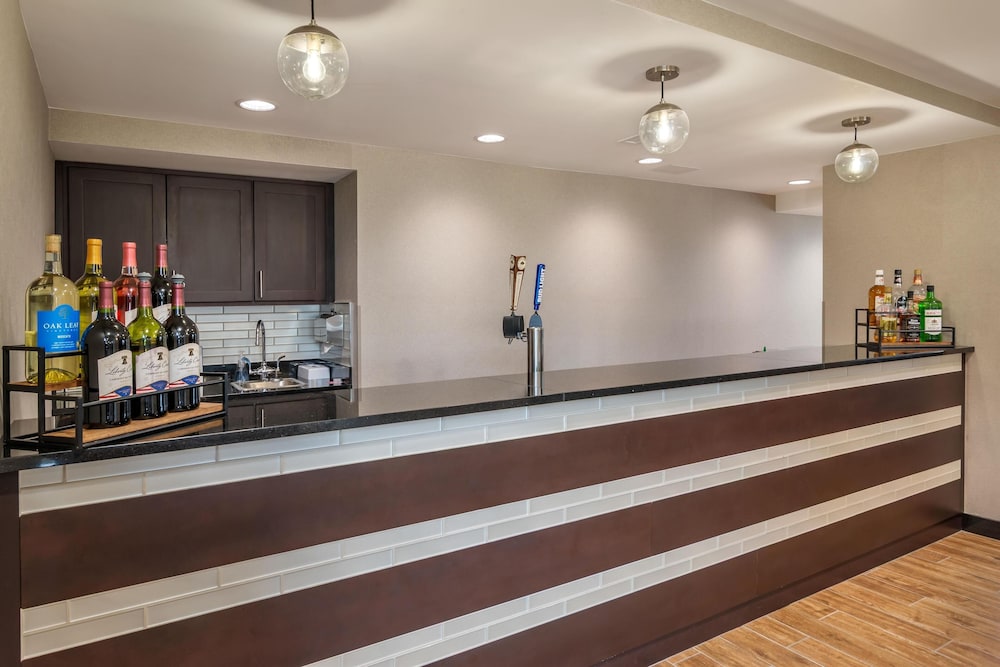 Drury Inn Suites Atlanta Morrow 2/50