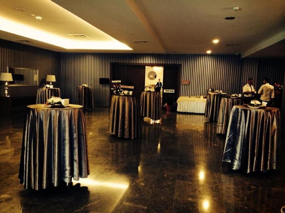 DEDEPARK HOTEL 34/50