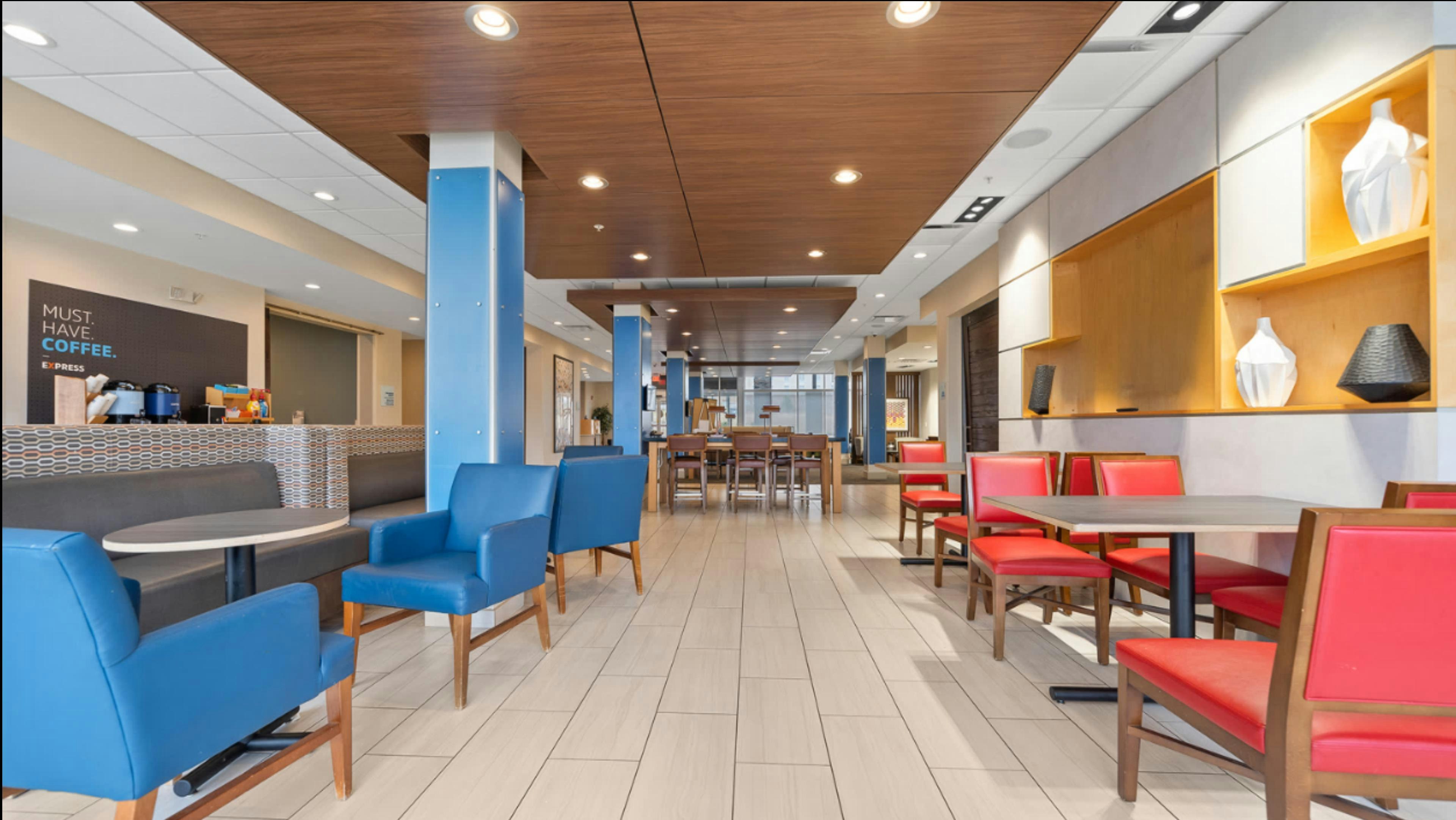 Holiday Inn Express Macon North 45/69