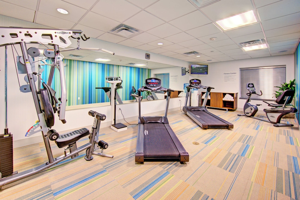 Holiday Inn Express Hotel Suites Hutto 43/72