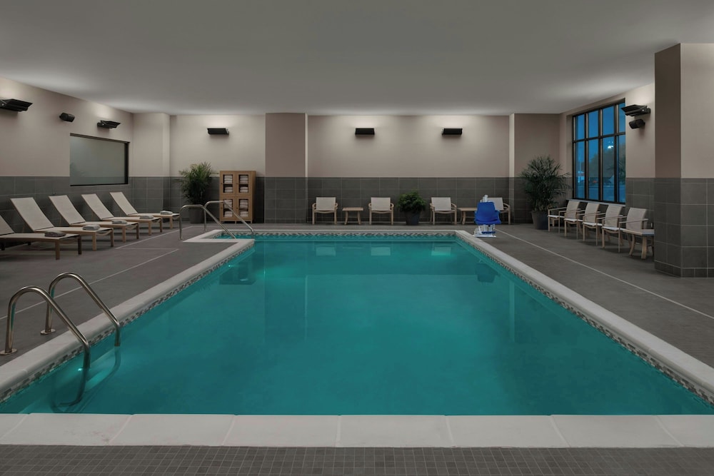 AC Hotel by Marriott Lansing University Area 23/49