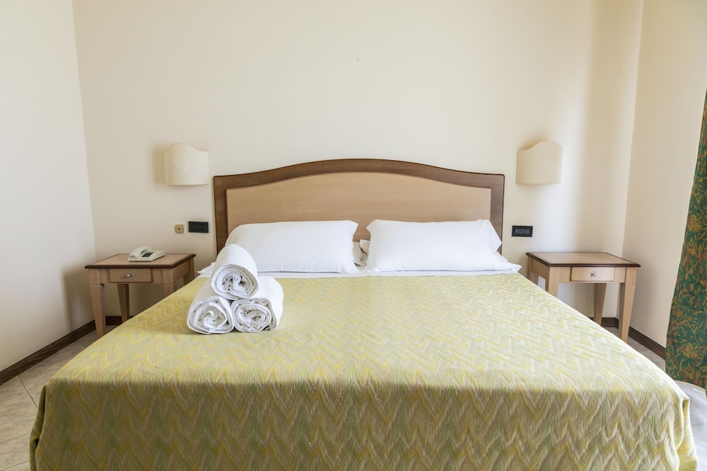 SUPERIOR, DOUBLE BED, SEA VIEW