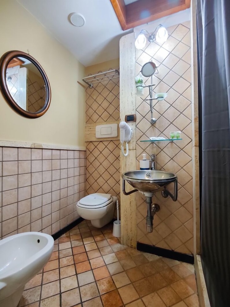 Hotel Suite Ares 18/19