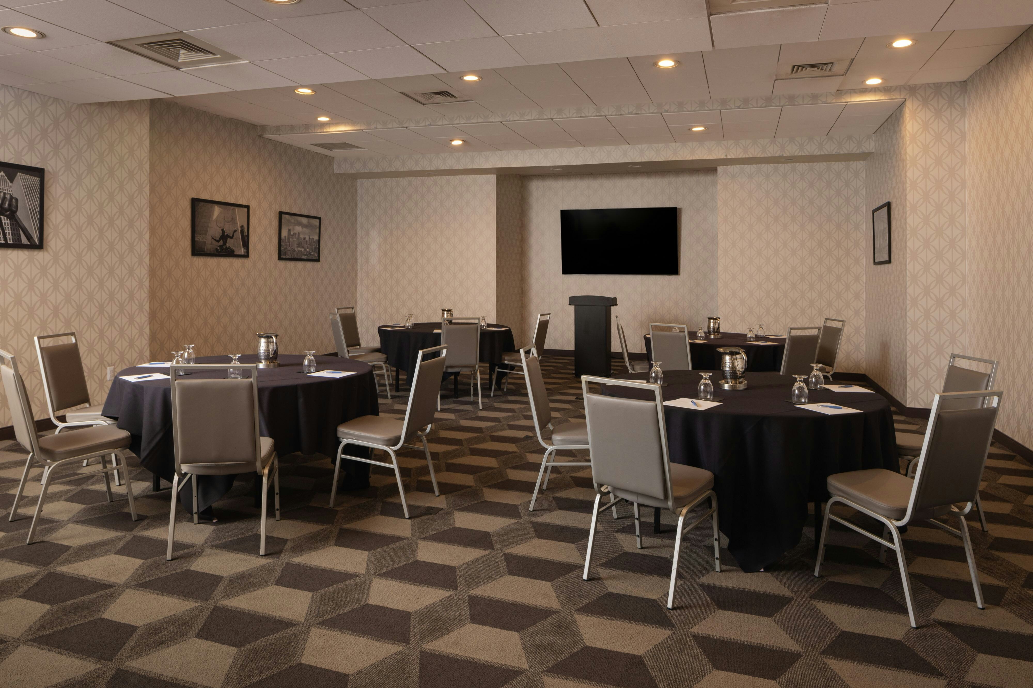 FOUR POINTS BY SHERATON DETROIT NOVI 52/63