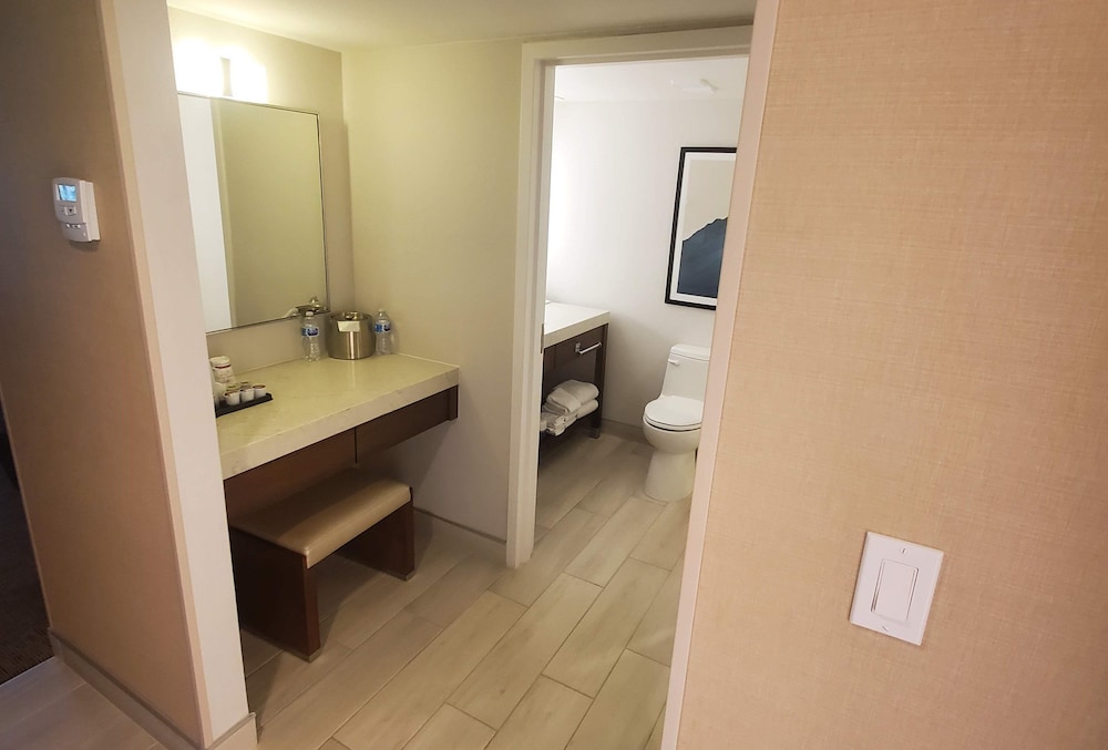 Crowne Plaza Phoenix Chandler Golf Resort 31/61
