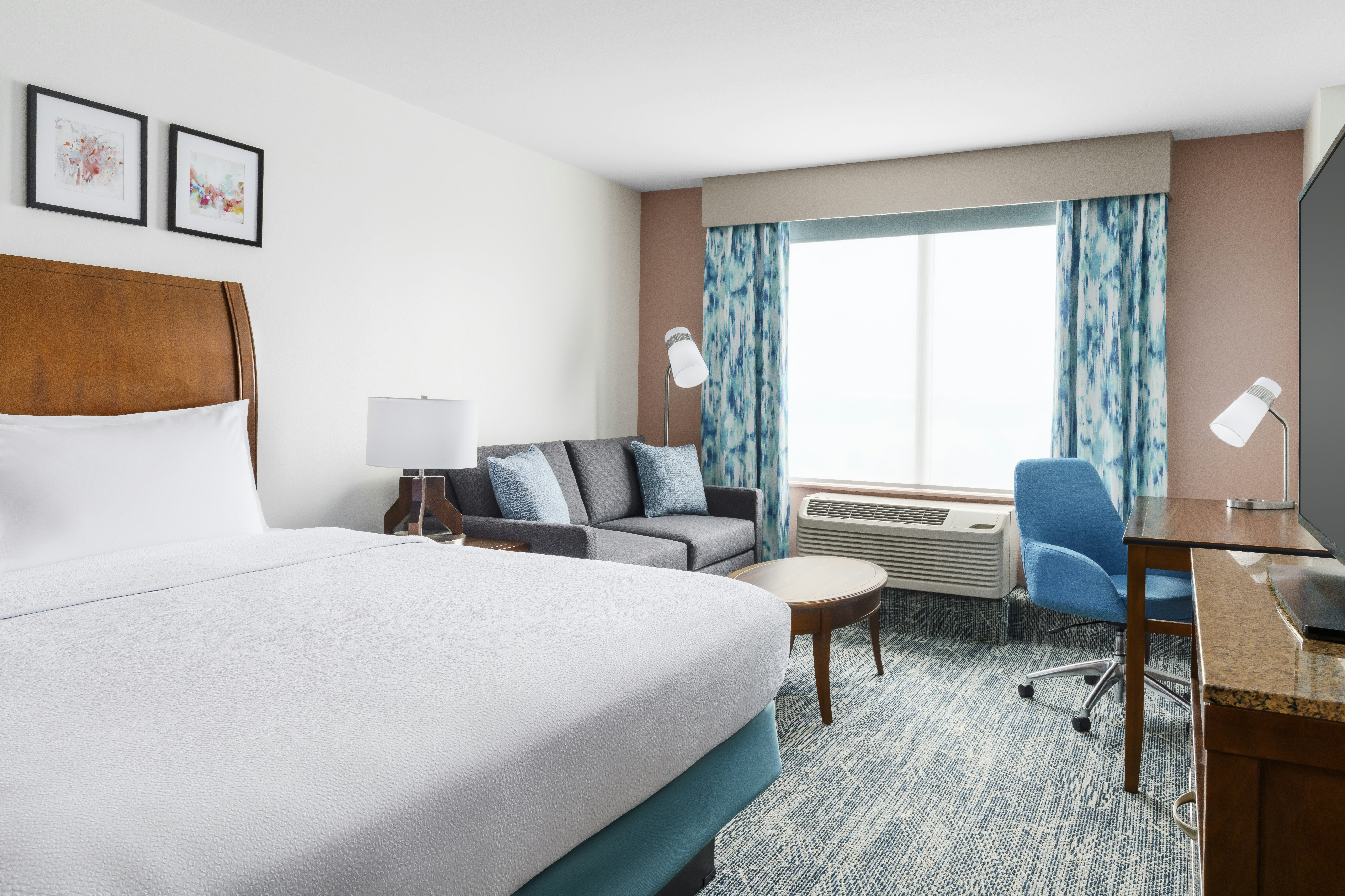 ROOM, KING BED, SOFA