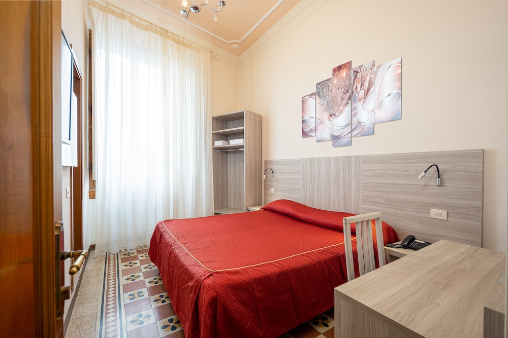 LILIUM HOTEL 37/65