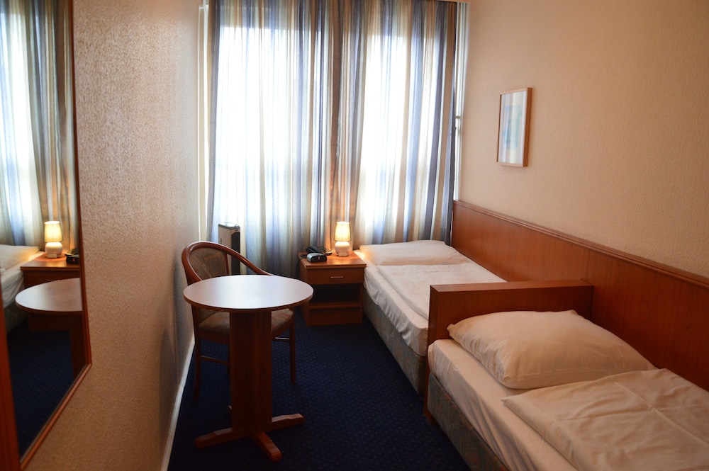 Hotel Mercedes Hamburg 21/48