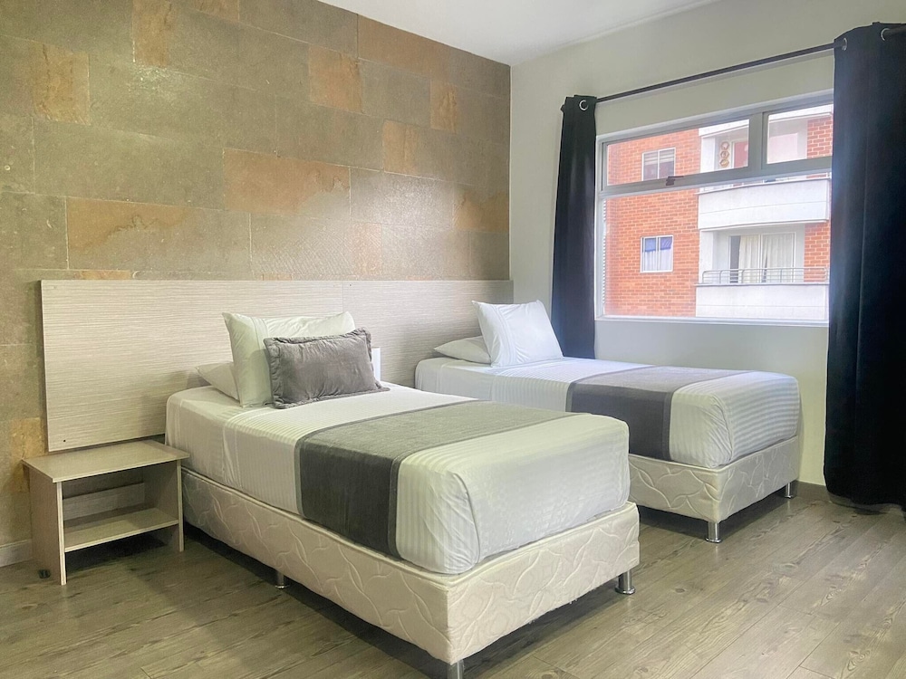 Hotel Porton Sabaneta 25/50