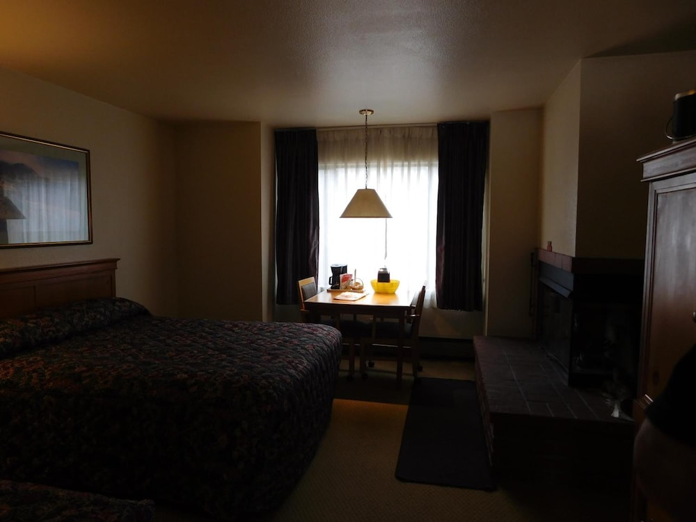 Pacific Gardens Inn 41/64