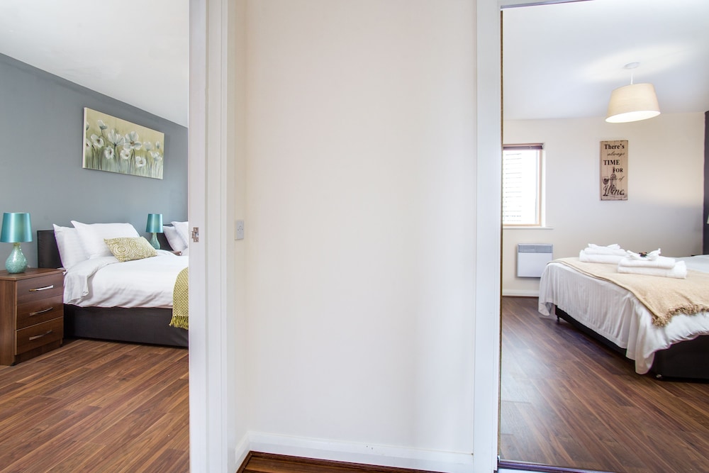 Mica Point City Centre Apartment 12/50