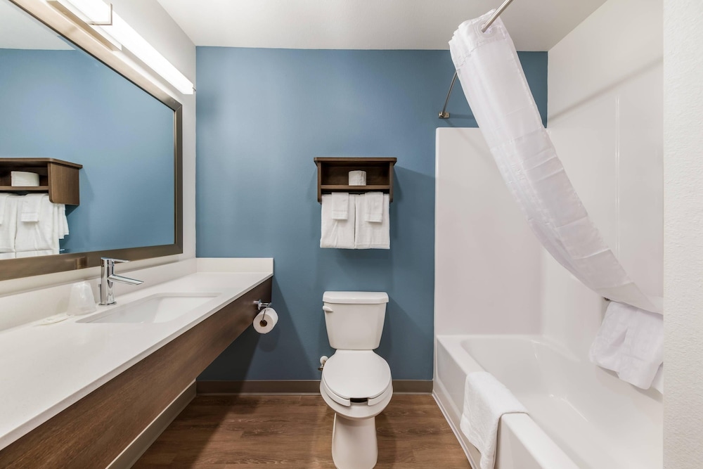 WoodSpring Suites Charlotte - University Research Park 48/50