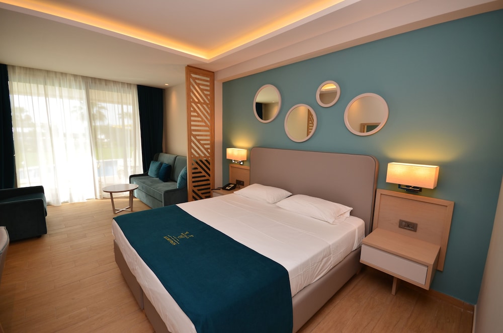 Almyros Beach Resort & SPA 7/23