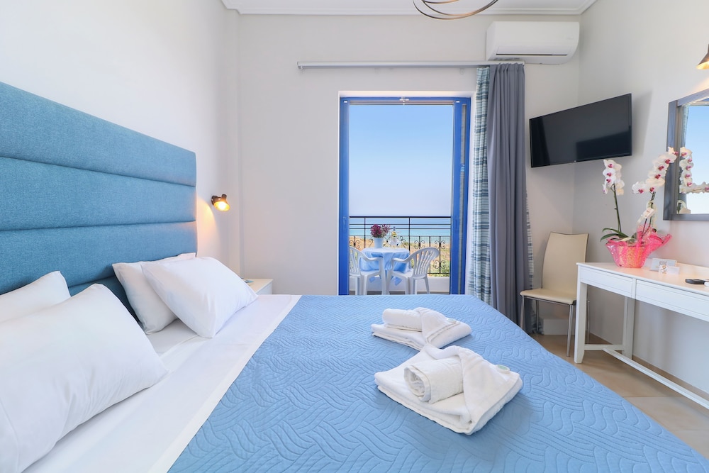 غرفة سوبيريور بسرير مزدوج بإطلالة على البحر، Alexis Hotel 4/10