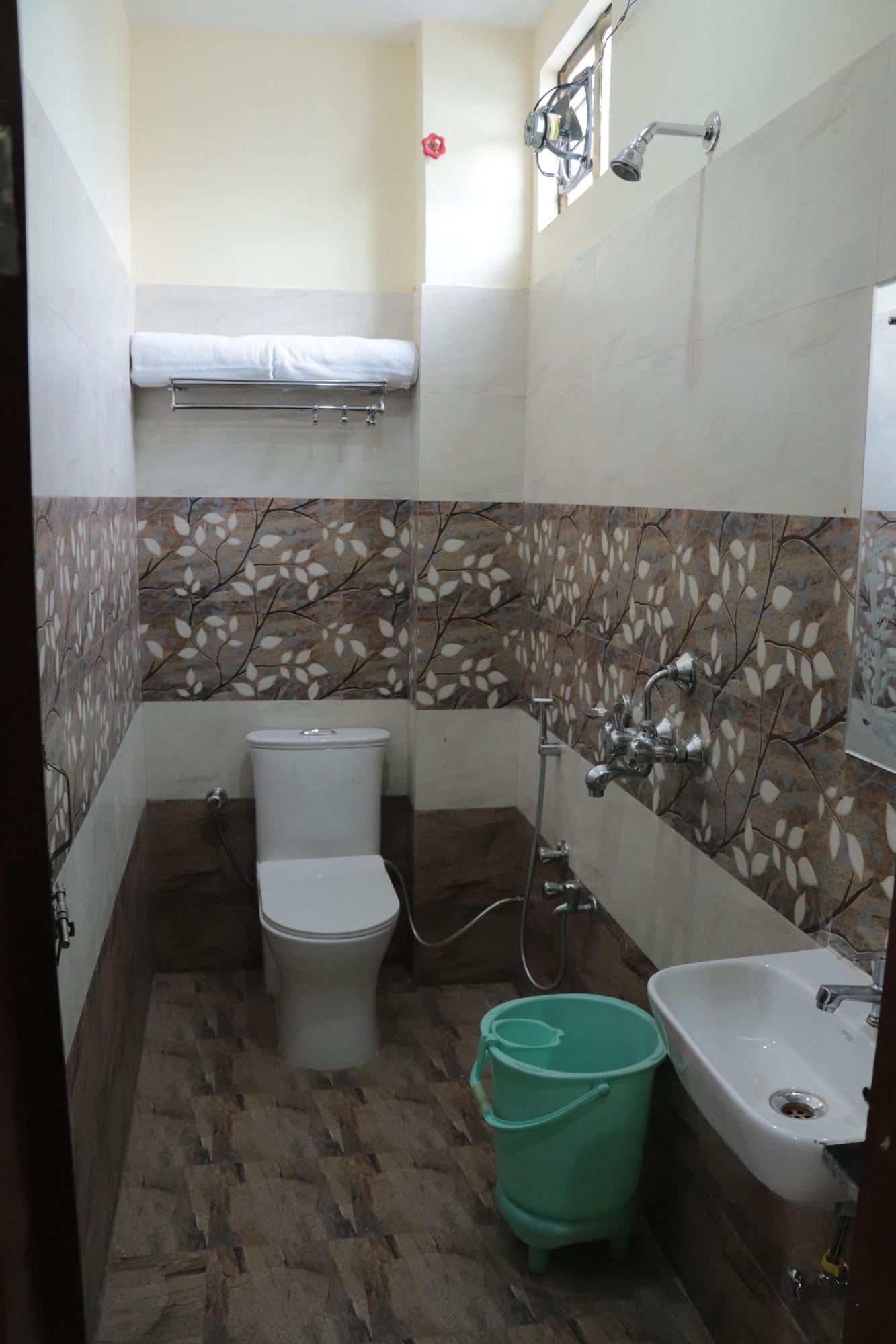 Royal Zayka Hotel & Restaurant 16/17