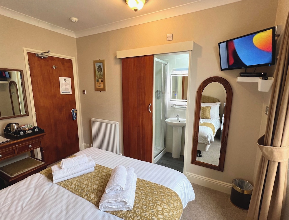 Riviera Lodge Hotel 7/50