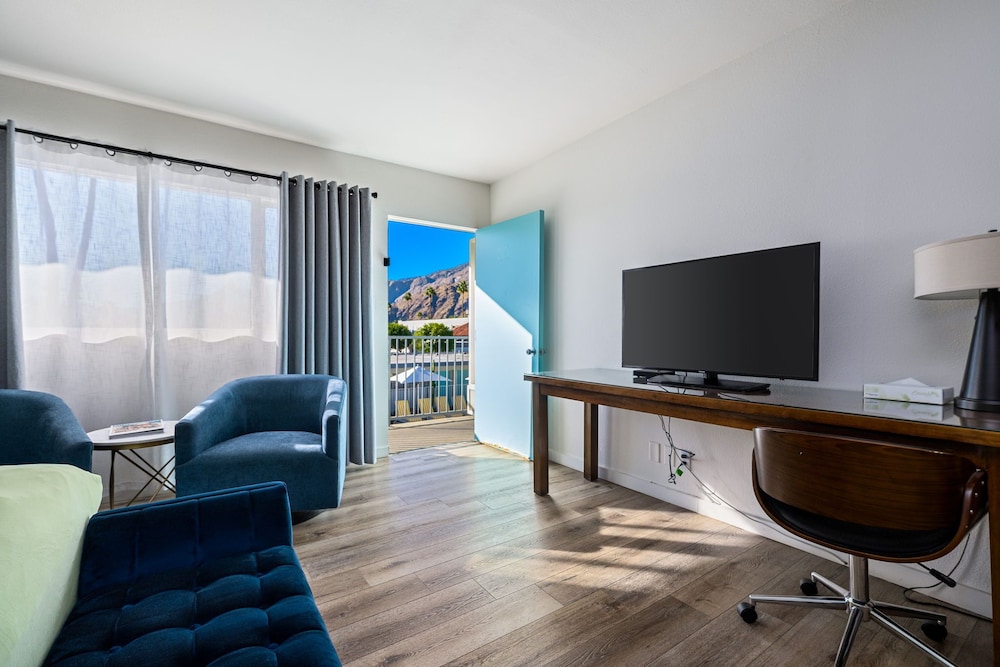 Skylark Hotel 57/70