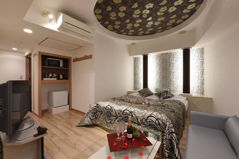 Hotel Frontier Adults Only 21/27
