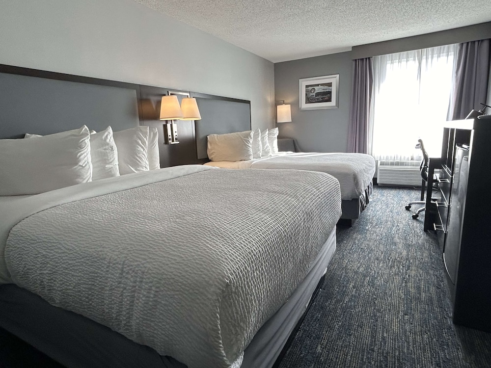 EXECUTIVE, 2 QUEEN BEDS