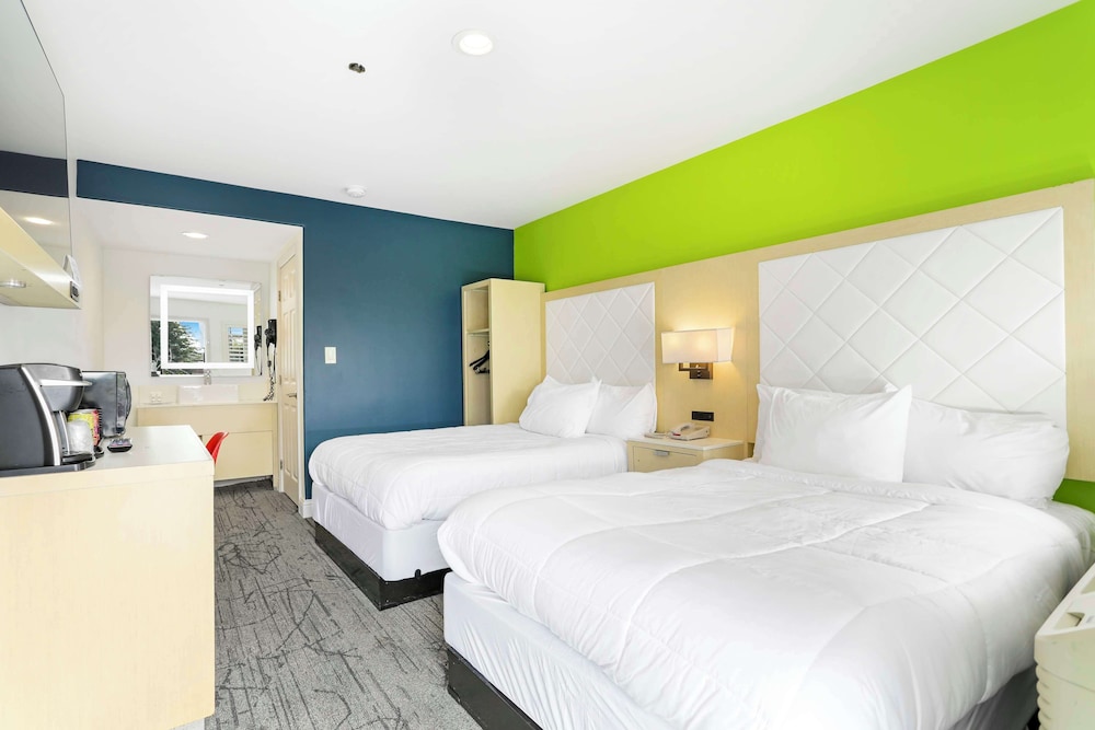Signature Inn Berkeley 14/50