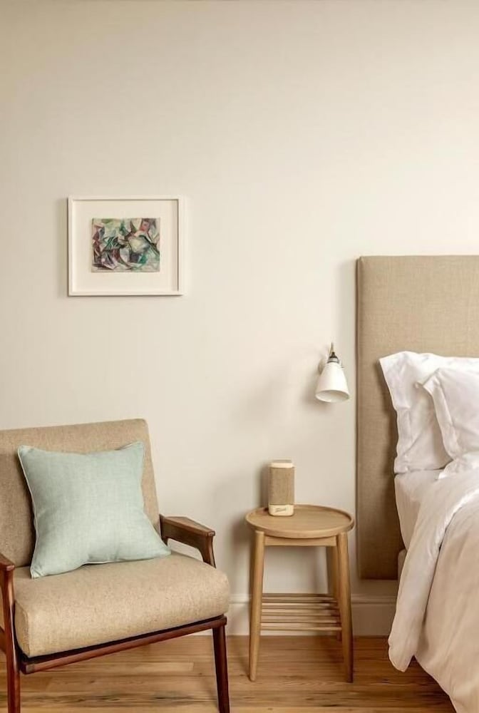 Fort Road Hotel 22/40
