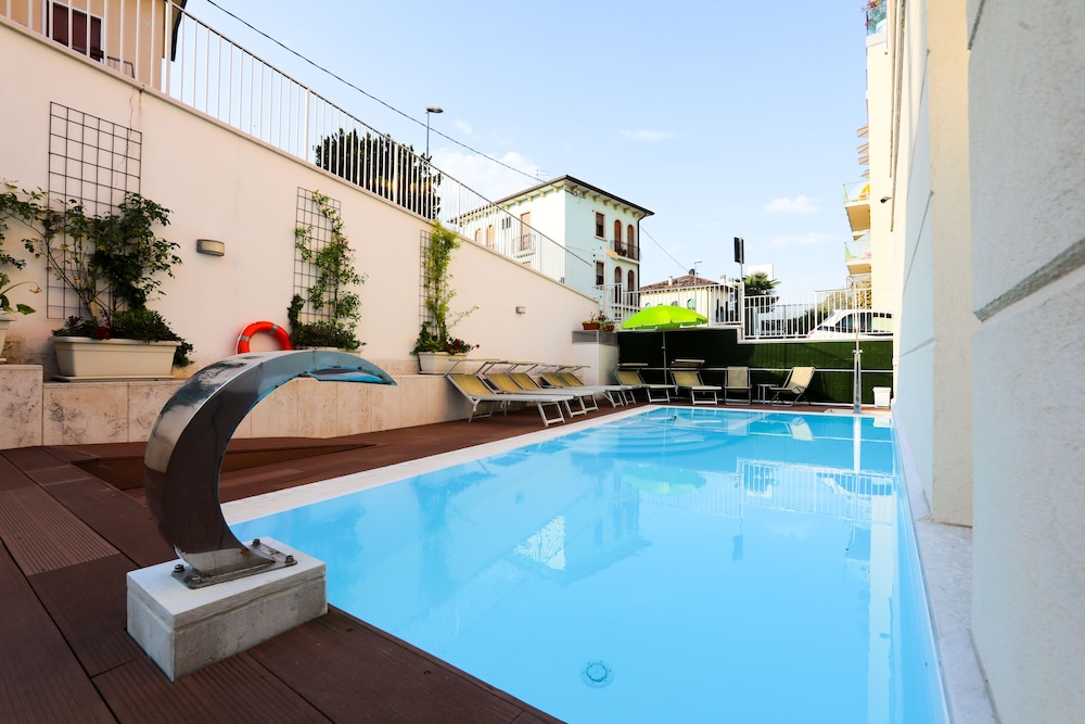 Hotel Villa Anthea 41/58