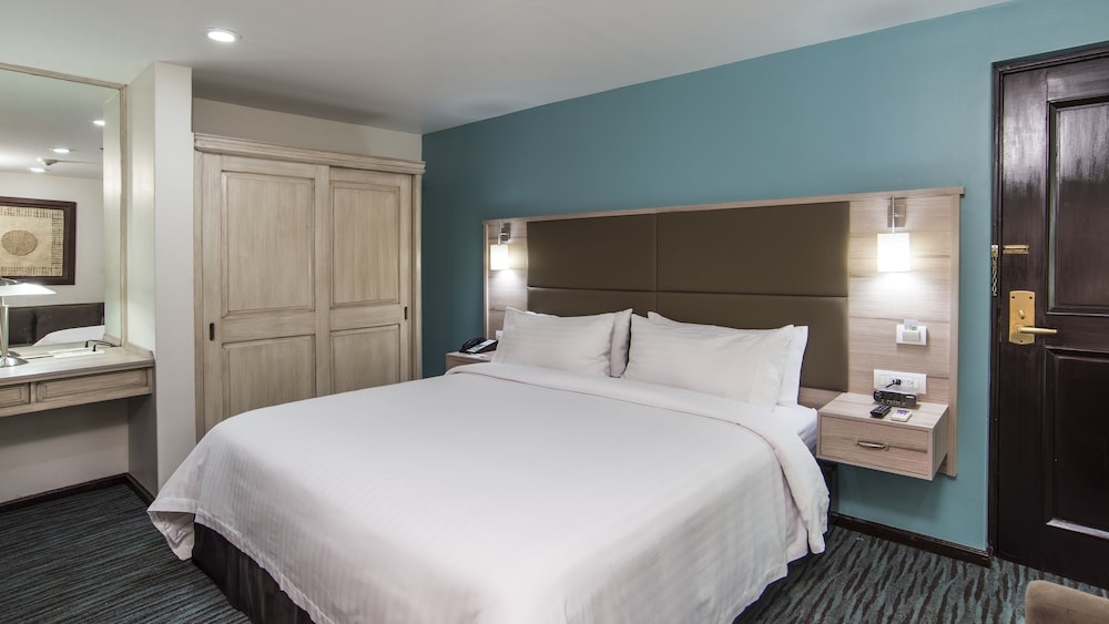 Holiday Inn Suites Mexico Zona Reforma An Ihg Hotel 18/50