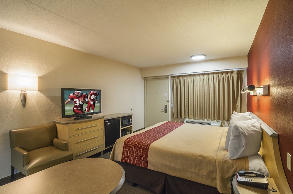 Red Roof Inn Indianapolis North 14/34